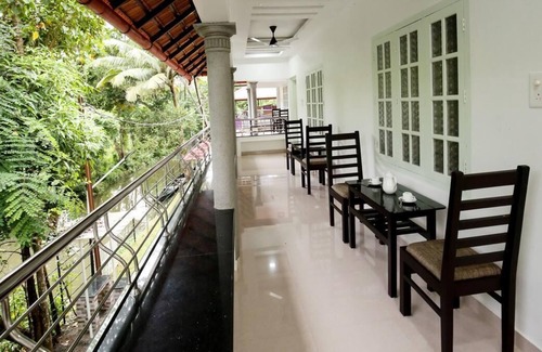 Alappuzha Resort | Elegant & Modern Lake View Resort,Alleppey