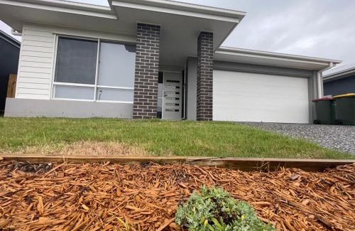 Griffin House | Elegant Retreat in Griffin a stylish getaway