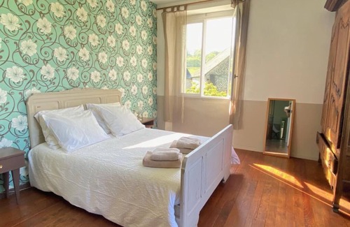 Issor Bed & Breakfast | Elegant retro cottage at the foot of the mountains, stove, WIFI, + view