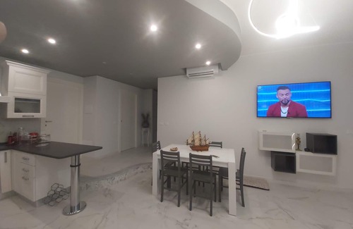 Portoferraio Apartment | ELEGANT SEA VIEW APARTMENT BEACH LE GHIAIE 6 beds