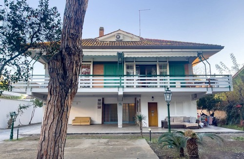 Zona XXX Castel Fusano Villa | Elegant Spacious Villa in Serene Roman Oasis - Family-Friendly