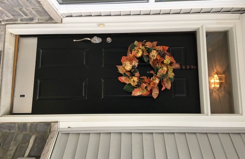 Middletown House | Elegant Town Home Middletown suburb close to city