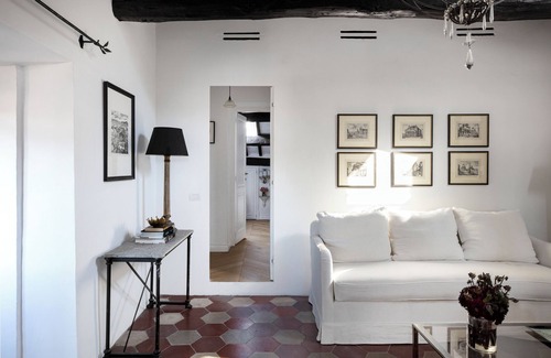 Rione VII Regola Apartment | Elegant two bedroom apartment with the most beautiful view of Rome’s rooftops