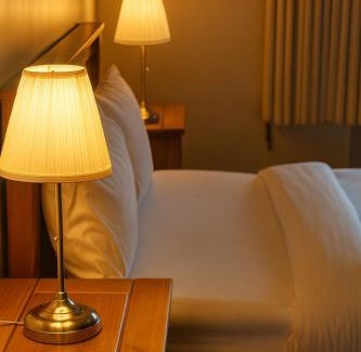 Bloxwich Apartment | Elegant Vintage Stay Near Airport & NEC