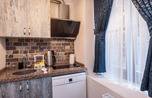 Cihangir Apartment | Element Garden