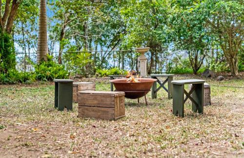 Montville House | ELEVATA VILLA Luxe Spa Jacuzzi - Wood Fire - Claw Bath - Pet Friendly