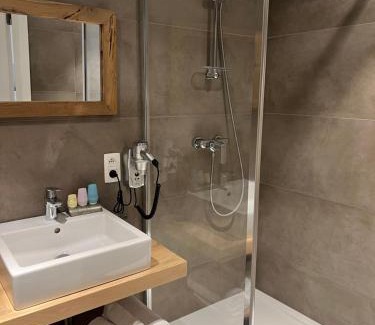 Machelen Hotel | Elinoa