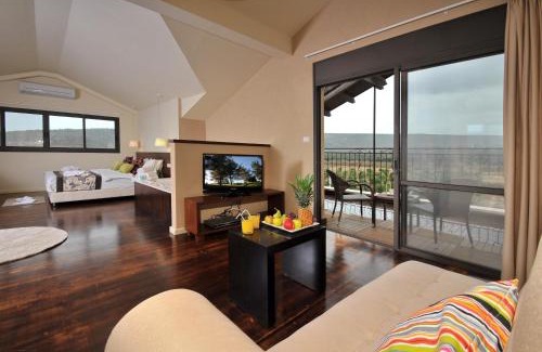 Amka Cabin | Elisheva Boutique Suite