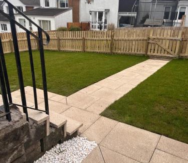 Newton Mearns House | Elite 3 bedroom family house with free parking