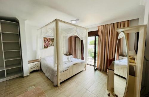 Gure Hotel | Ella Willa Suite House Butik Otel