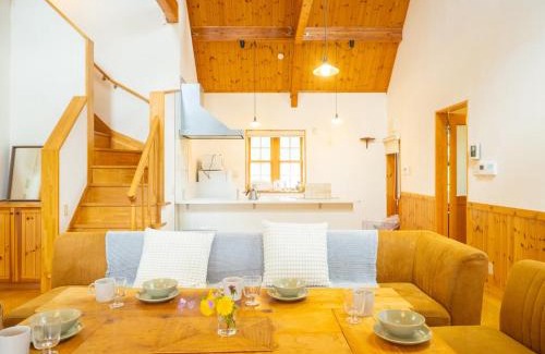 Nasushiobara House | Elle's Garden House 高いフェンスに囲まれた広い庭でペットは大満足 雨の日もBBQ可能