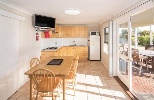 Augusta House | Ellis Street Studio - you can see right out over the river to the ocean - Ellis Street Studio - views over the river