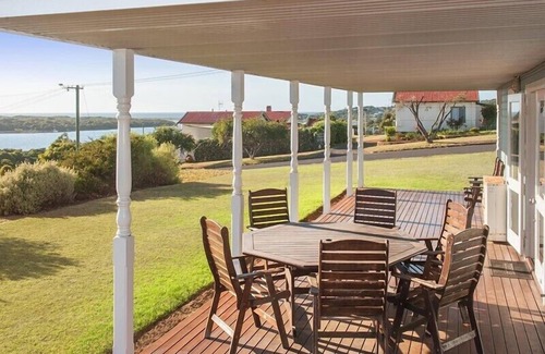 Augusta House | Ellis Street Studio - you can see right out over the river to the ocean - Ellis Street Studio - views over the river