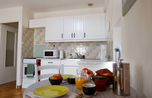 Ploerdut Cottage | Elsa Cottage - charming cottage - private garden, shared pool, fabulous grounds