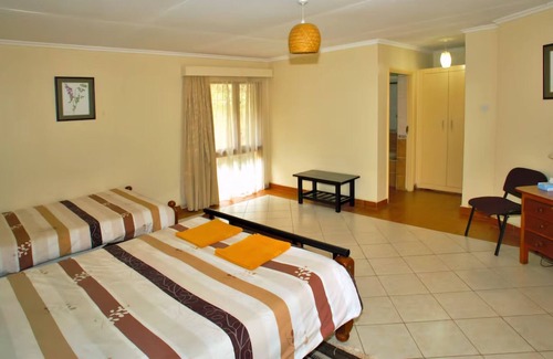 Naivasha Hotel | Elsamere Lodge Naivasha