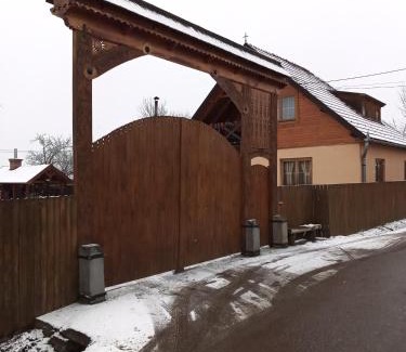 Ciumani House | Emília vendégház