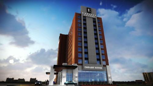 Northeast Mississauga Hotel | Embassy Suites By Hilton Toronto Airport