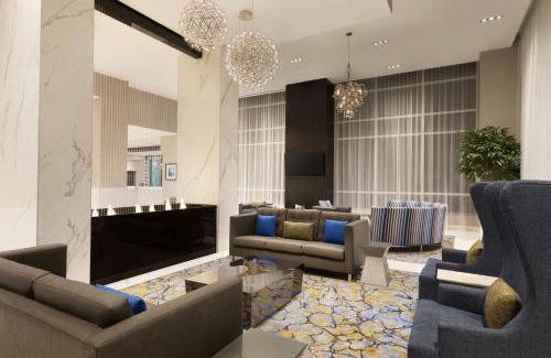 Northeast Mississauga Hotel | Embassy Suites By Hilton Toronto Airport