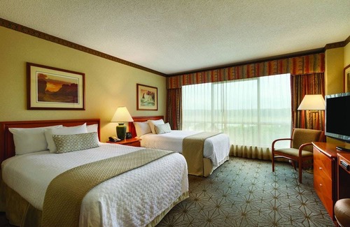 Portland Hotel | Embassy Suites by Hilton Portland Airport 2 Room Conference Suite - 1 King Bed - Non-smoking