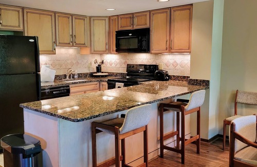 Sapphire Villa | Emerald Inn with Mountain Views in Sapphire Valley Resort, Mountain View Townhouse in heart of Resor