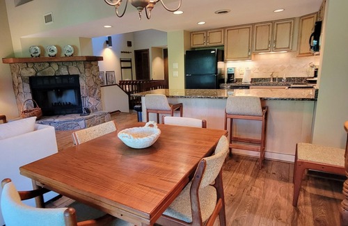 Sapphire Villa | Emerald Inn with Mountain Views in Sapphire Valley Resort, Mountain View Townhouse in heart of Resor