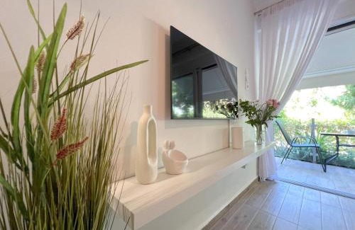 Vouliagmeni Apartment | EMERALD LAKE RESIDENCE