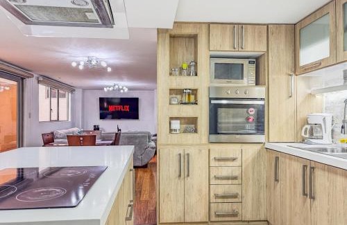 Cuenca Apartment | Emerald Retreat con Jacuzzi y BBQ