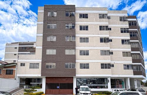 Cuenca Apartment | Emerald Retreat con Jacuzzi y BBQ