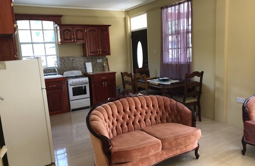 Roseau Apartment | Emma’s Eden - Unit #1