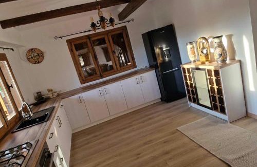 Birsana House | Emma's Lake Houses