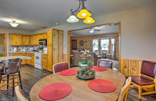 Emory Cottage | Emory Escape w/Pond Access < 13 Mi to Lake!