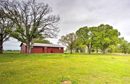 Emory Cottage | Emory Escape w/Pond Access < 13 Mi to Lake!