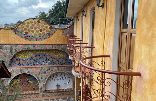 Coatepec Apartment | Encantadora Habitación de Mágico Hotel. ¡Es Único! En el Centro de Coatepec