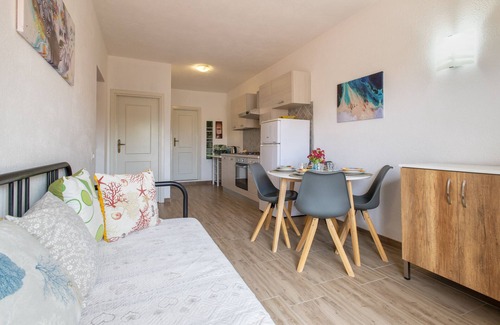 Trinita d'Agultu e Vignola Apartment | 'Endless Summer' Apartment with Sea View, A/C & Balcony