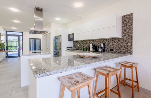 Malmok House | Endless Summer in Catalina Beach. Walking distance to snorkeling with turtles.