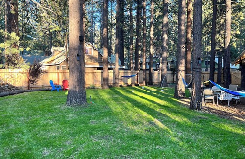 Al Tahoe House | Enjoy a Cottage near the lake 2bdr H w/hottub, Tahoe 2Bdr Postmasters Cottage
