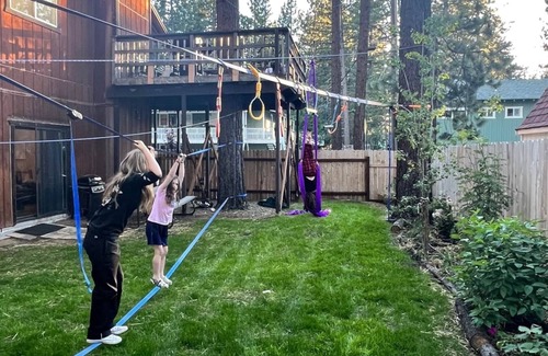 Al Tahoe House | Enjoy a Cottage near the lake 2bdr H w/hottub, Tahoe 2Bdr Postmasters Cottage