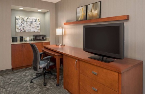 Bridle Trails Resort | Enjoy a Hassle-Free Stay! Short Drive to Bruce Lee Grave Site, Pet-Friendly!