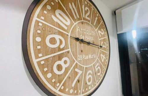 Adelaide Central Business District Apartment | Enjoy a little Luxury in Adelaide CBD - Perfect!