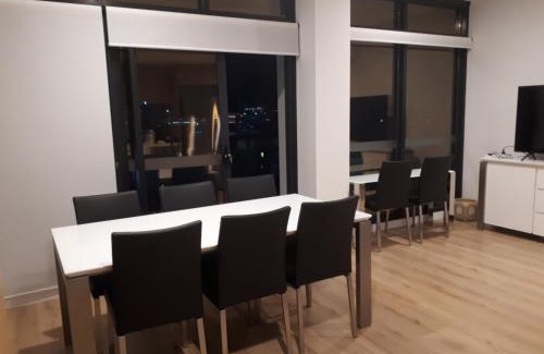 Adelaide Central Business District Apartment | Enjoy a little Luxury in Adelaide CBD - Perfect!