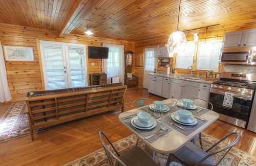 Zionville Cabin | Enjoy Fall Colors in your own 3 acre Forest!