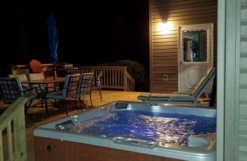 Saluda House | Enjoy family fun and Sunsets at Piankatank Point.