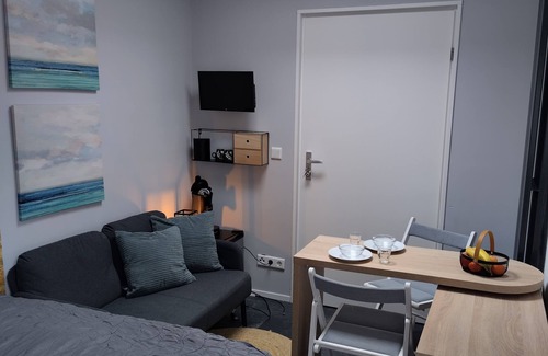 Domburg Bed & Breakfast | Enjoy the Beach and Domburg 18m2- very nice, charming room central and quiet