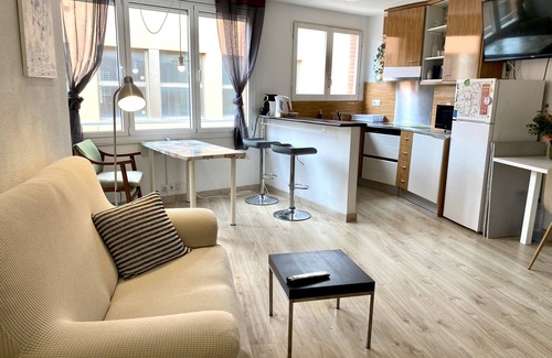 Terrassa Apartment | Enjoy the Center. Swimming pool. Gastronomy. WIFI