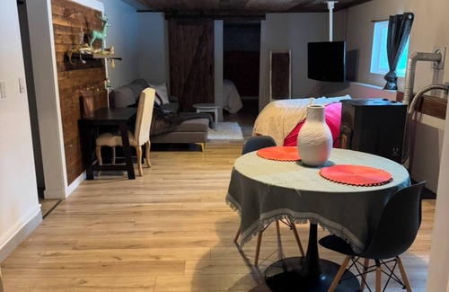 Merritt Other | Enjoy the comfort of the hobby farm, sit back with a fire, hot tub and stars