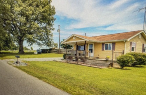 Water Valley House | Enjoy the country when you stay at Peace in the Valley.