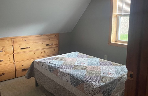 Viroqua Cabin | Enjoy the county life with great views and a very peaceful setting.