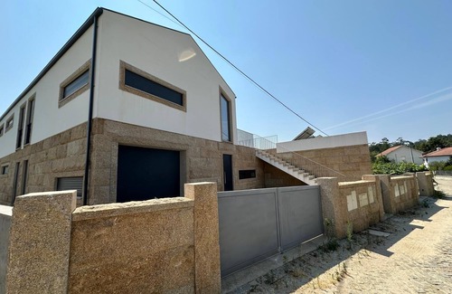 Felgueiras Apartment | Enjoy this modern ground-floor apartment, perfect for families or groups.