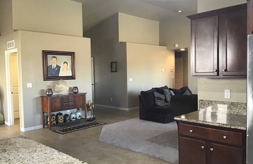 Lemoore House | Enjoy this warm residential property located near hwy 198 and hwy 41. n