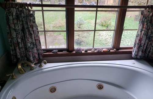 Veneta Apartment | Enjoyable 1-bedroom apartment in Veneta with private entrance and parking